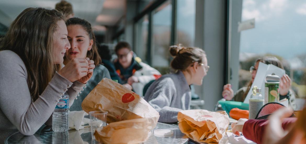 etudiants_cafeteria_iut_2019_-_antoineborzeix.fr_-_a7305033.jpg